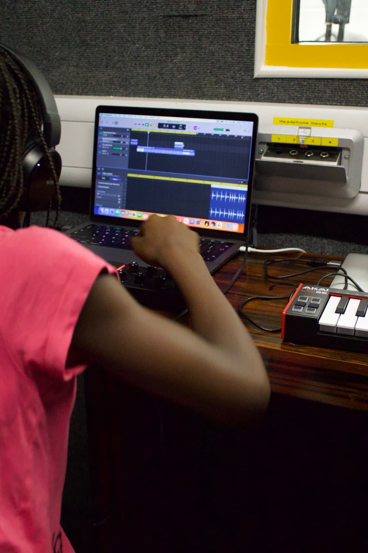 Music production in Logic Pro at a Kynda Learning workshop